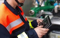 A fireman with an iPad HLF international